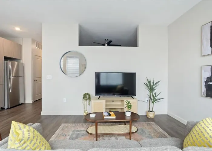 Cozysuites Modern 1br, Lawrenceville Pittsburgh