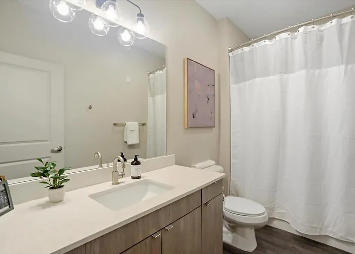 Cozysuites Modern 1br, Lawrenceville Pittsburgh