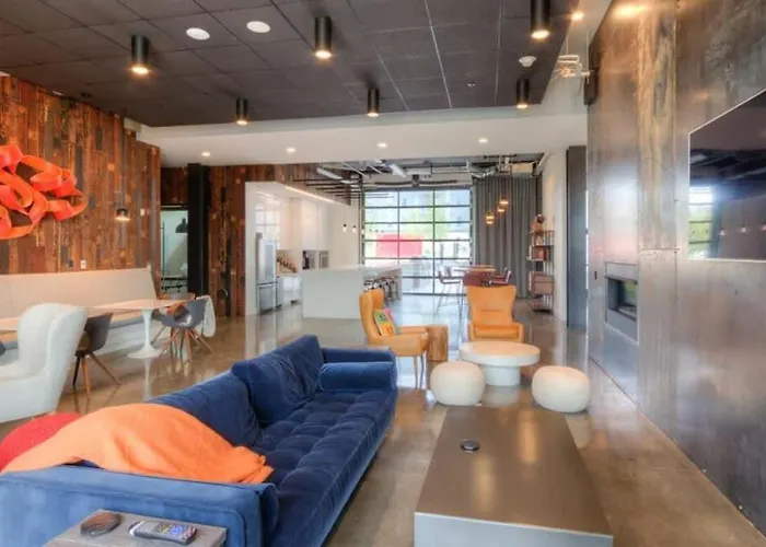 Cozysuites Modern 1br, Lawrenceville Apartment
